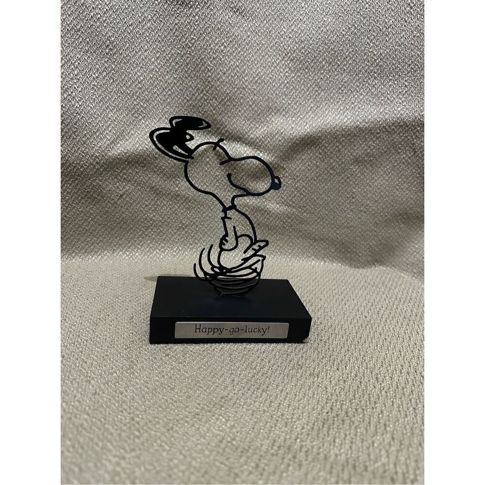 Snoopy Happy Go Lucky Peanuts Hallmark Metal Line Art Collectible Figure 5.5”